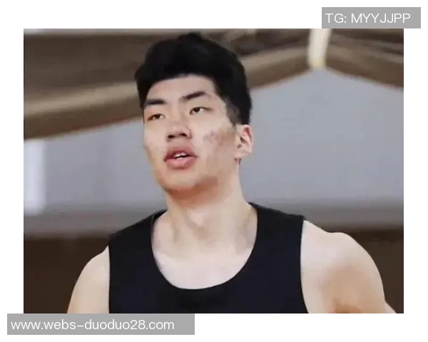 余嘉豪的成长之路与篮球梦想如何激励年轻一代追求卓越与坚持不懈 余嘉豪的成长之路与篮球梦想如何激励年轻一代追求卓越与坚持不懈