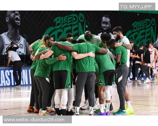 凯尔特人对决热火精彩回顾与赛后分析全景展现 凯尔特人对决热火精彩回顾与赛后分析全景展现